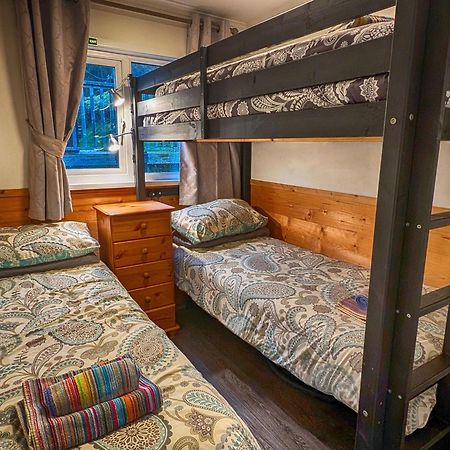Caswell Beach Chalet 70 Located In Gower Peninsula Swansea Bagian luar foto