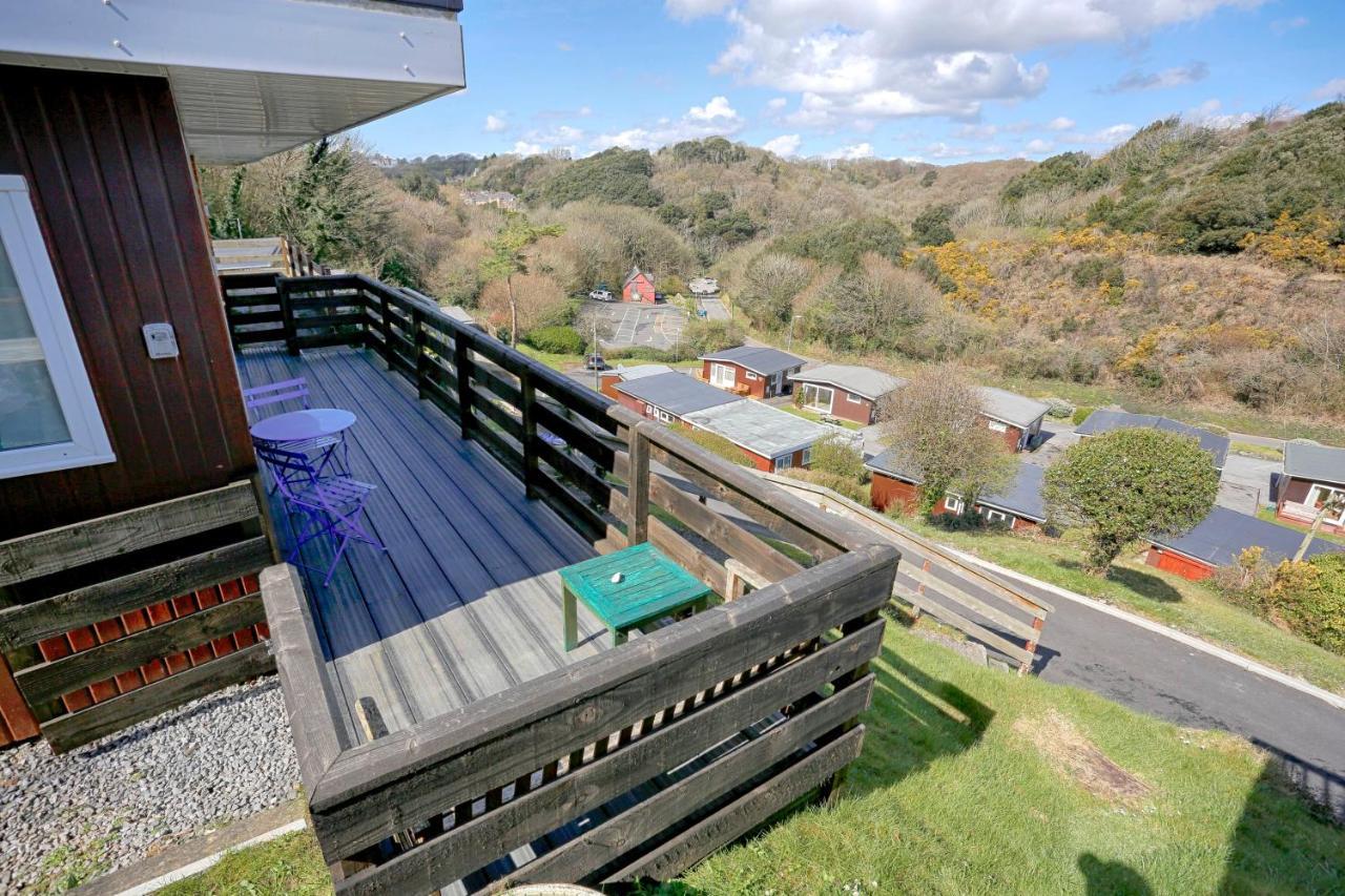 Caswell Beach Chalet 70 Located In Gower Peninsula Swansea Bagian luar foto
