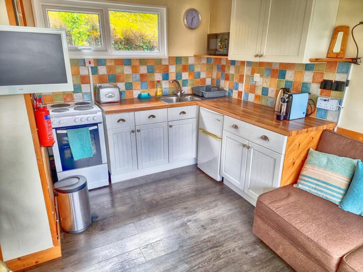 Caswell Beach Chalet 70 Located In Gower Peninsula Swansea Bagian luar foto