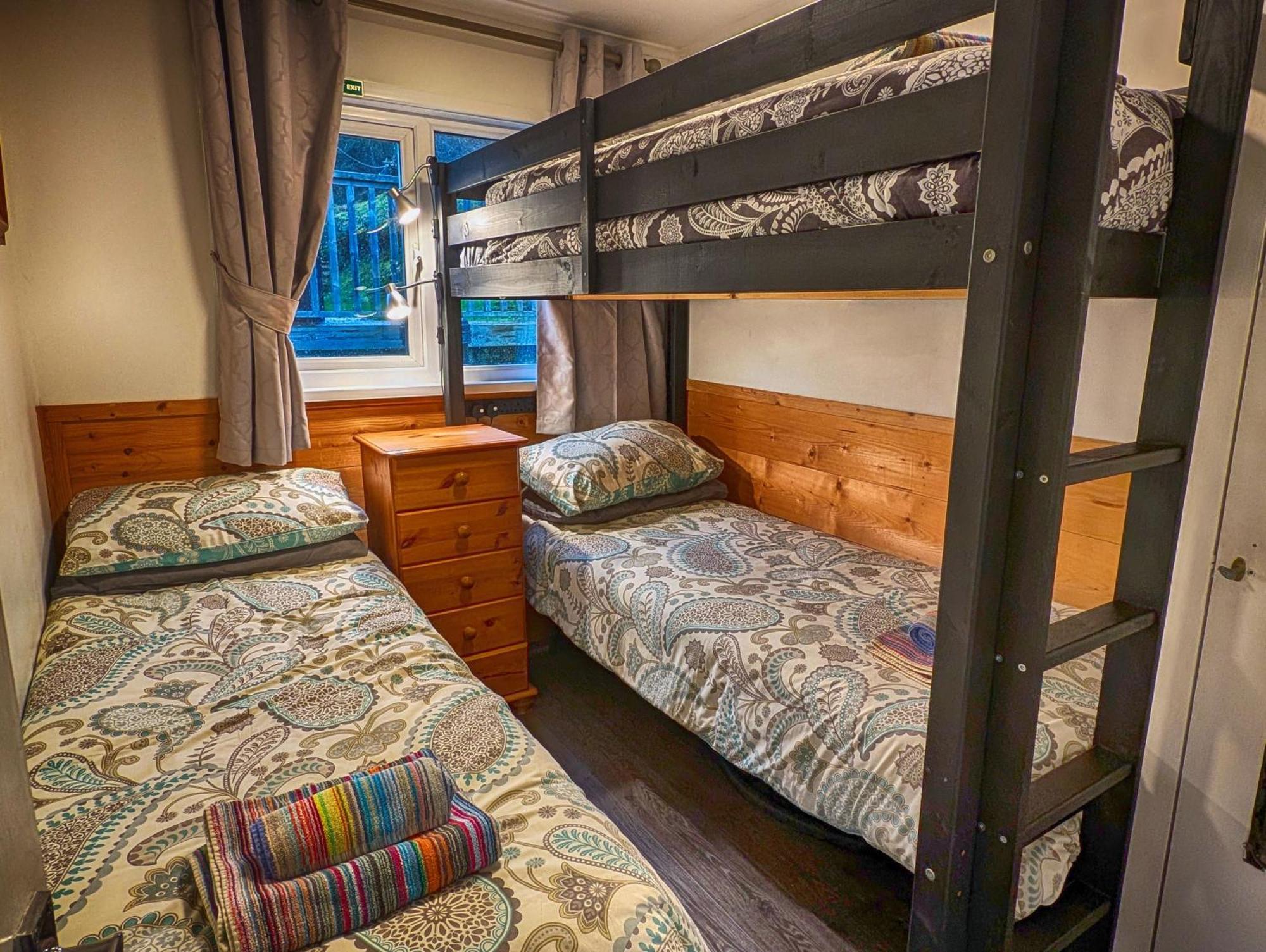 Caswell Beach Chalet 70 Located In Gower Peninsula Swansea Bagian luar foto